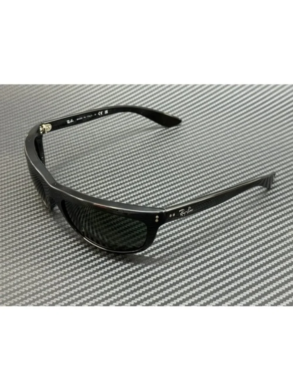 New Ray-Ban Men  Sunglasses --